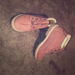 Women’s 9 Pink Timberlands
